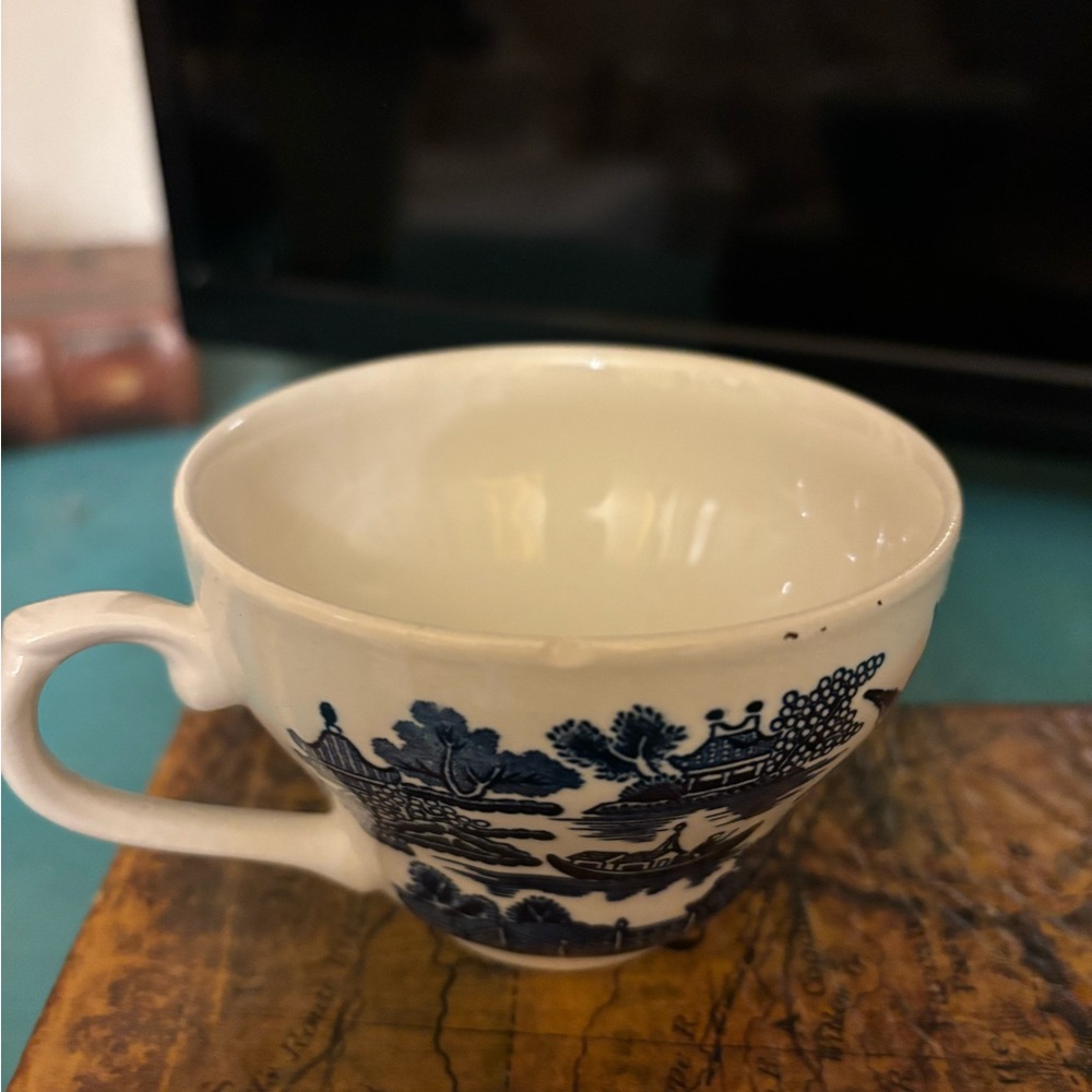 Tea cups - Picture 4 of 8